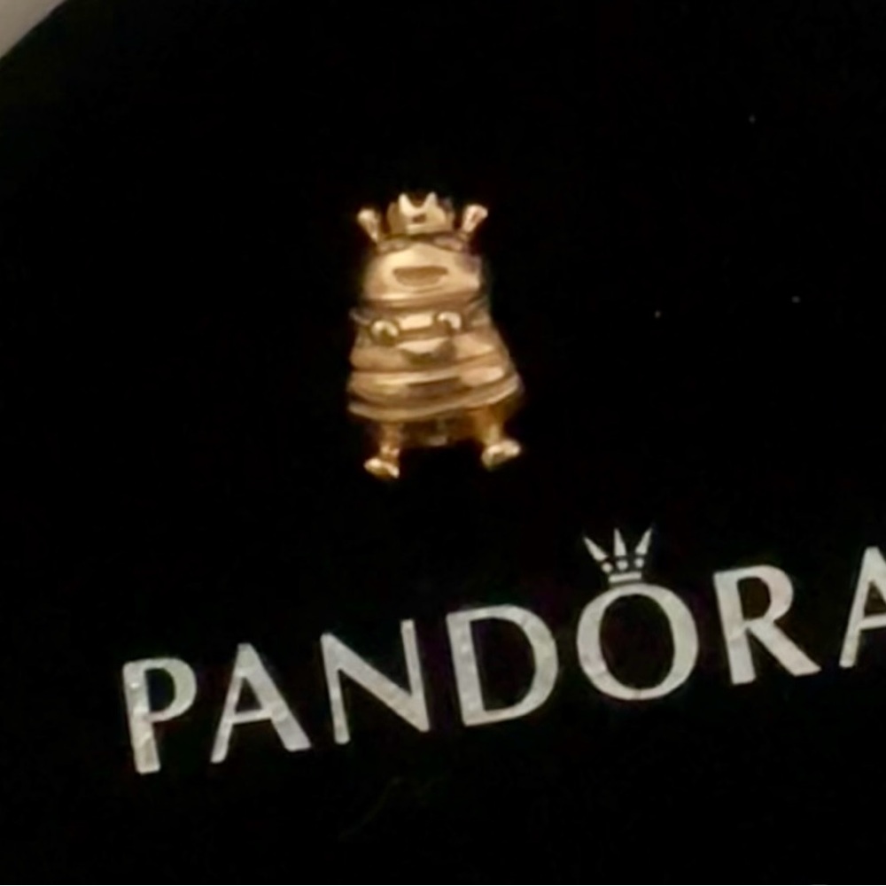 Pandora 14kt yellow Gold Queen Bee Charm Rare & Retired #750432